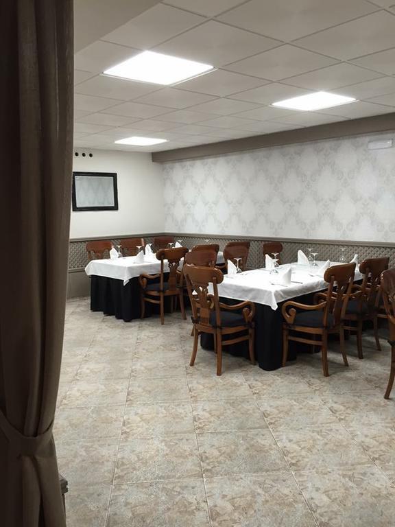 Hotel Restaurante Derby การ์บาญีโน ภายนอก รูปภาพ