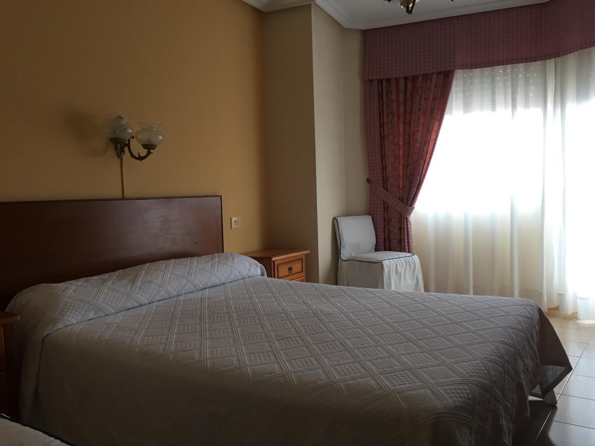 Hotel Restaurante Derby การ์บาญีโน ภายนอก รูปภาพ